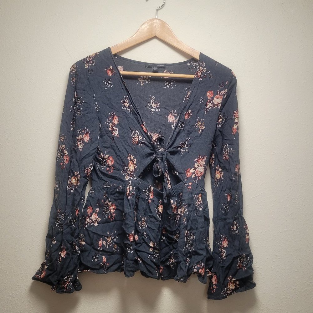 American eagle Floral tied blouse